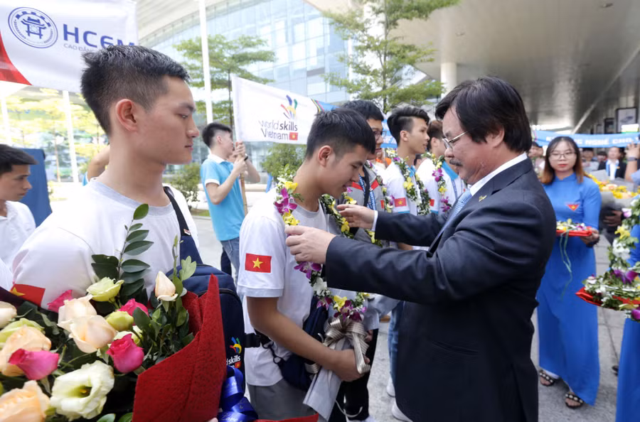 Trương Thế Diệu giành Huy chương Bạc Kỳ thi tay nghề thế giới: Bản lĩnh Việt Nam trên đấu trường quốc tế ảnh 1