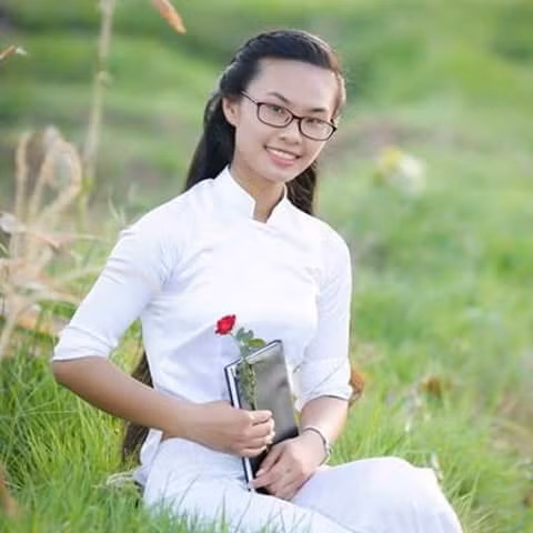 Nguyễn Thùy Linh (xã Hưng Lộc, huyện Hậu Lộc), thí sinh đạt điểm cao nhất khối C, cụm thi tại Thanh Hóa.
