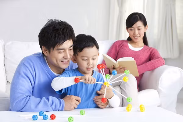 Không dễ dạy con ứng xử văn minh?