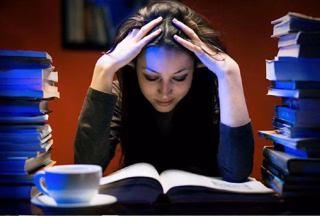 Thường xuyên thức khuya, nữ sinh viên xuất sắc mắc u ác tính