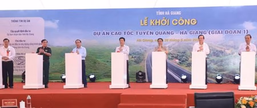 Thủ tướng Phạm Minh Chính dự lễ khởi công Cao tốc Tuyên Quang-Hà Giang.