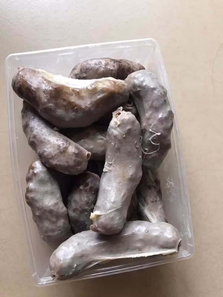 Món xúc xích nhà làm với hình dáng 