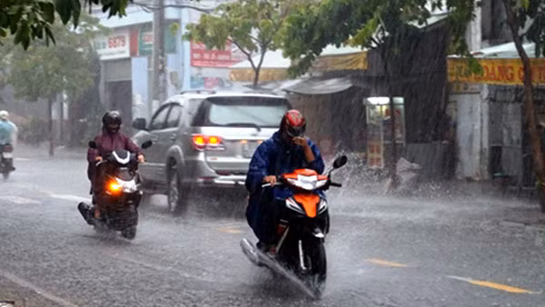 Dự báo thời tiết hôm nay: Nhiều tỉnh, thành có mưa rất to do bão số 2