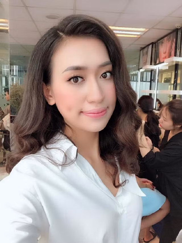 Nữ cổ động viên đội Nga tại “Nóng cùng World Cup” giàu thành tích thi hoa khôi ảnh 8