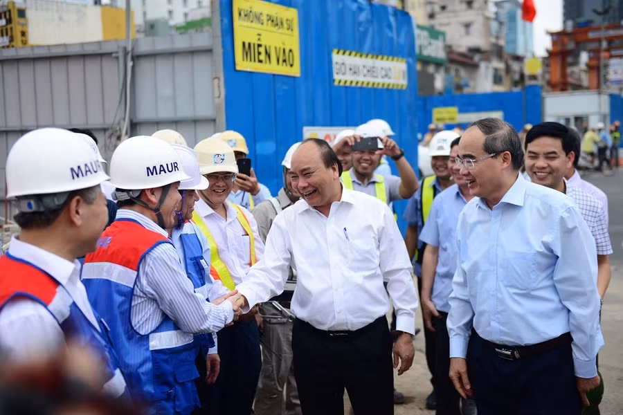 Thủ tướng thị sát tuyến metro đầu tiên của TP.HCM ảnh 1 Thủ tướng thị sát tuyến metro đầu tiên của TP.HCM