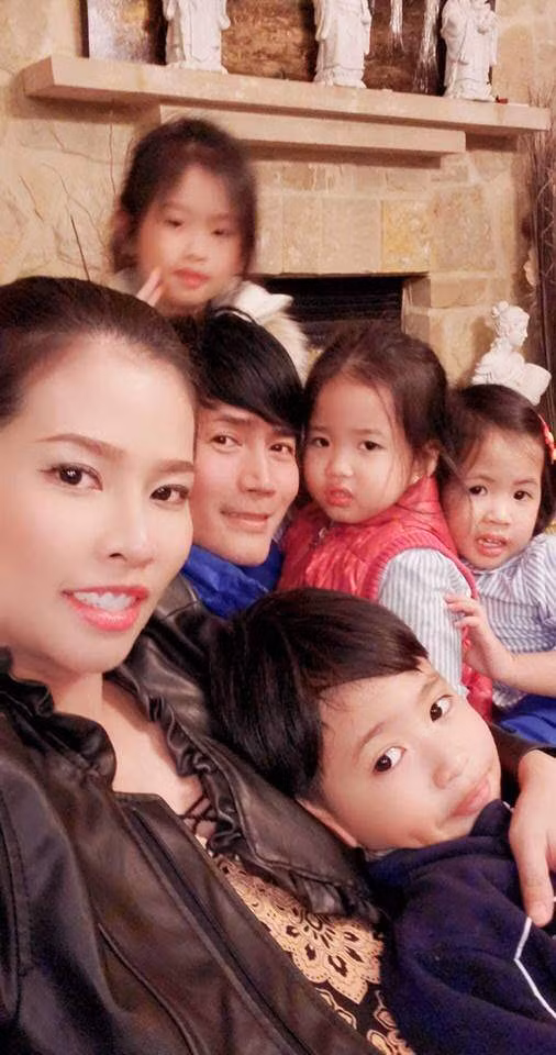 ra ngoai it phut roi quay lai, ong bo 7x phat so khi nhin thay 4 con the nay! - 1