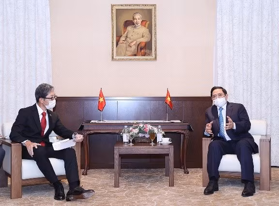 Ông Ryutaro Hirai, Phó chủ tịch Tập đoàn Sojitz chia sẻ về các dự án đầu tư của tập đoàn tại Việt Nam tại buổi gặp với Thủ tưởng Chính phủ Phạm Minh Chính.