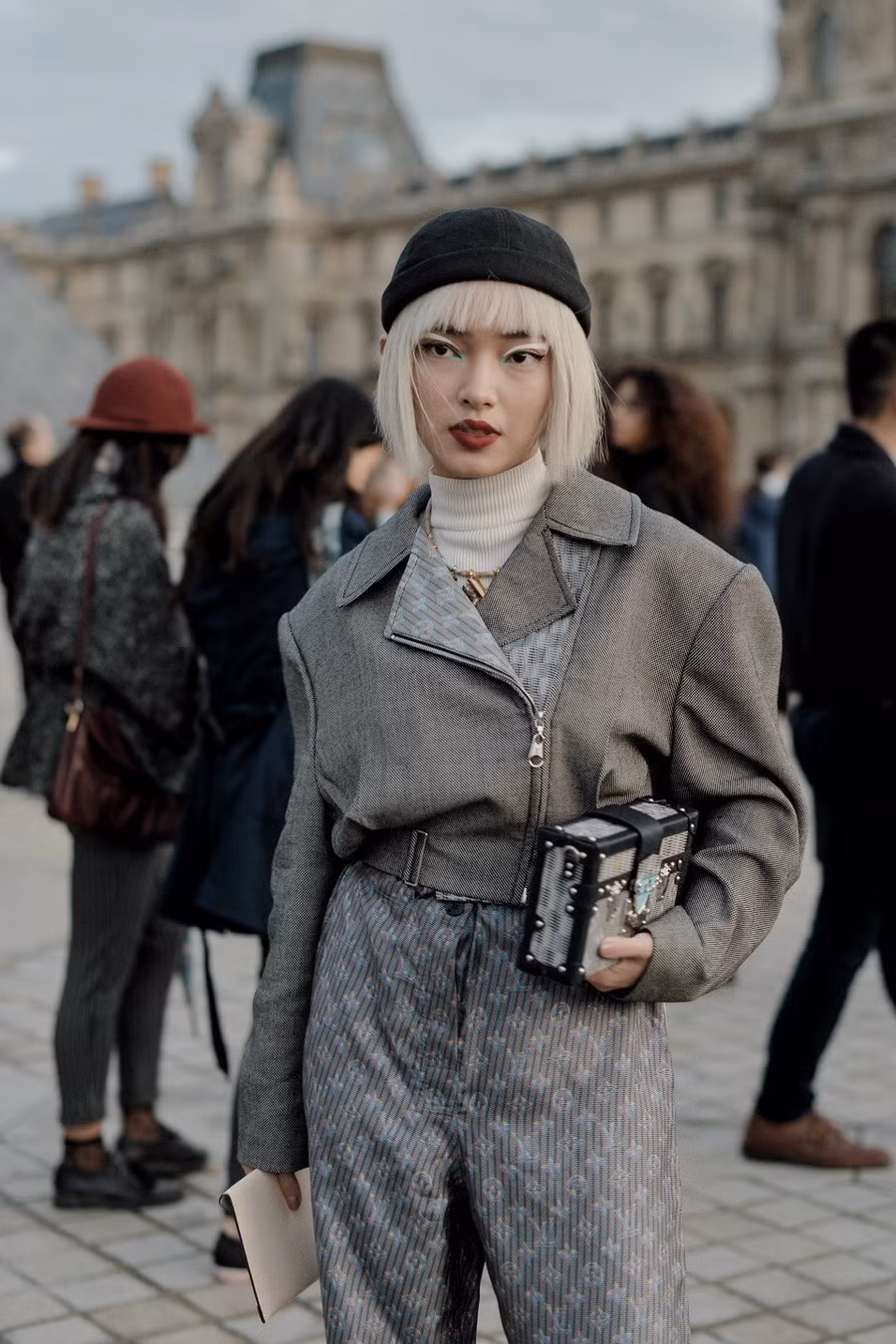 Màn hội ngộ hiếm hoi giữa rich kid Thảo Tiên và Nga Nguyễn tại show Louis Vuitton ảnh 7