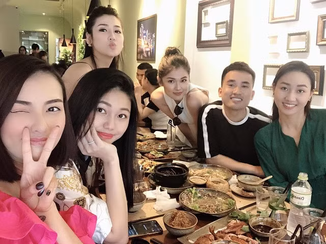 Từ bỏ hào quang để lấy chồng đại gia hơn 20 tuổi, những nàng Hậu này đang có cuộc sống thế nào? - Ảnh 11.