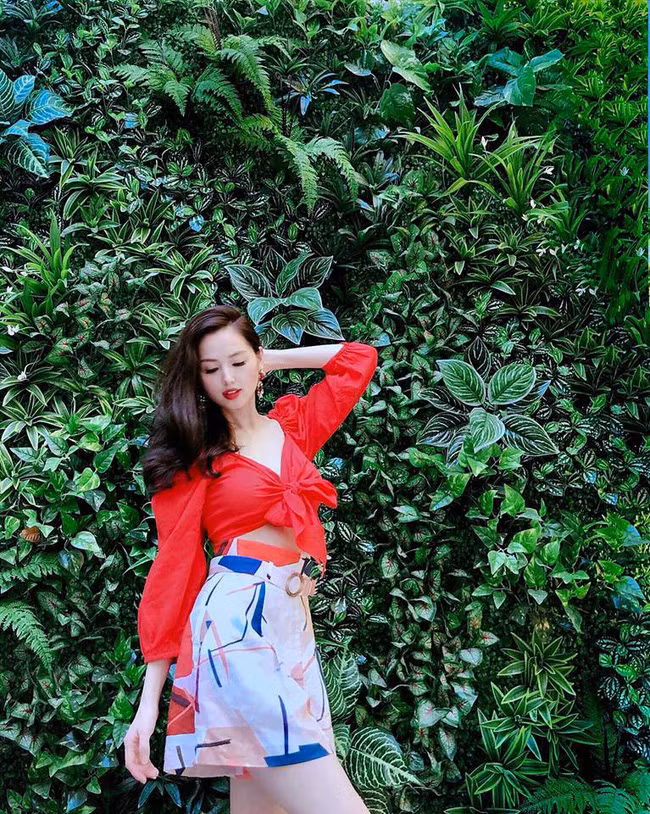 Thế hệ hot girl 1989: Người độc thân quyến rũ, kẻ yên ấm bên chồng con - Ảnh 8.