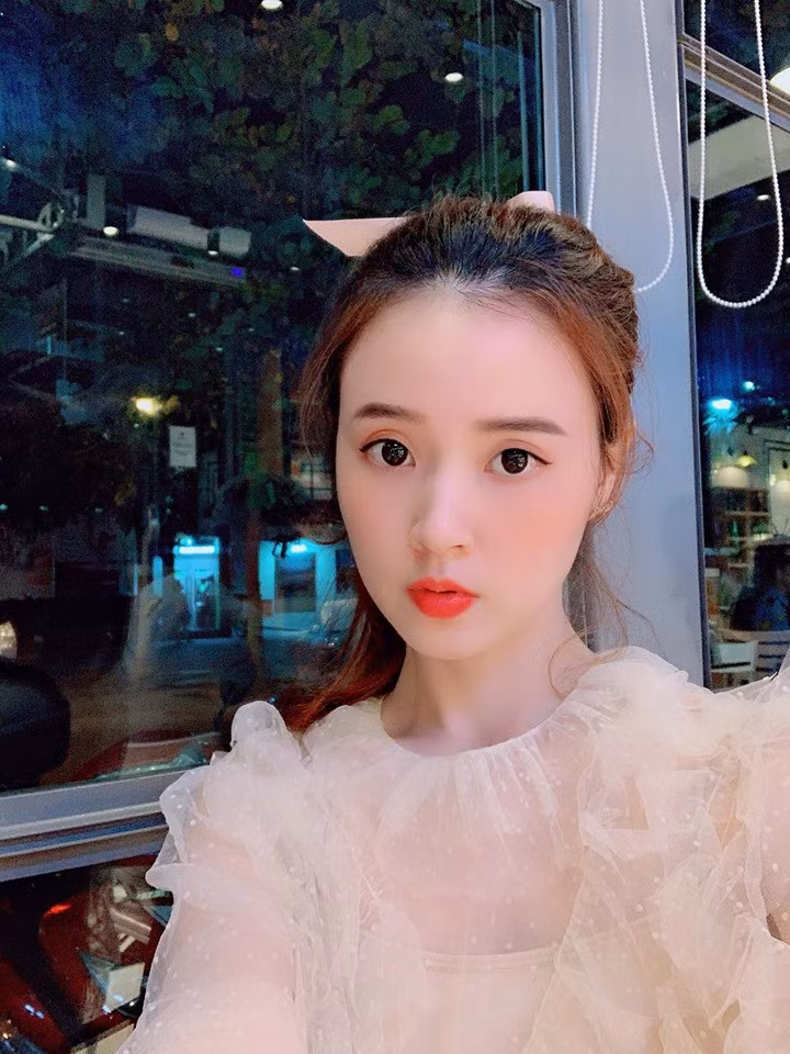 Cuộc sống đáng mơ ước của 4 cô nàng hot girl đời đầu: Người độc thân quyến rũ, người yên ấm bên chồng con giàu có ảnh 9