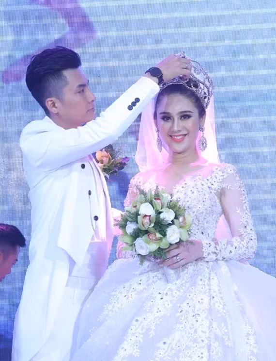 Cuộc sống của Lâm Khánh Chi và chồng trẻ - Ảnh 1.
