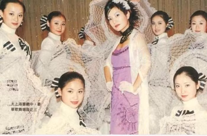 Hình ảnh hậu trường hiếm thấy của bộ phim "Tân dòng sông ly biệt" ảnh 5