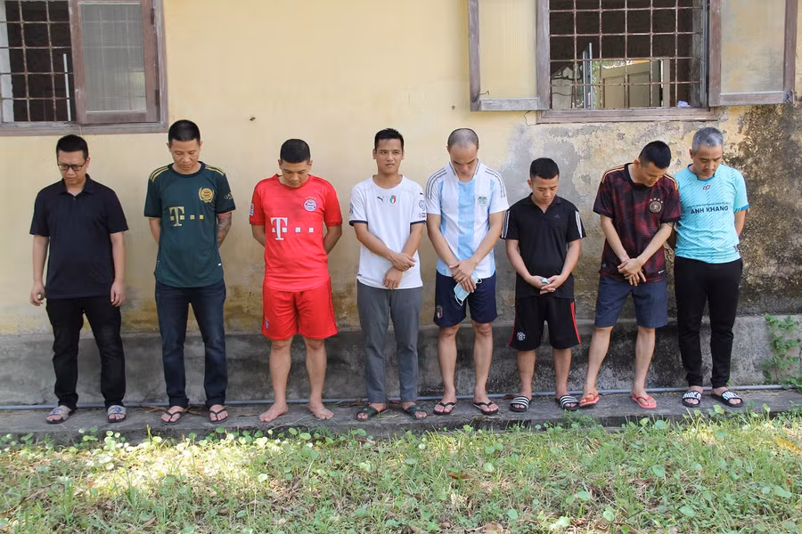 Các đối tượng trong chuyên án bị công an bắt giữ. Ảnh: CANA