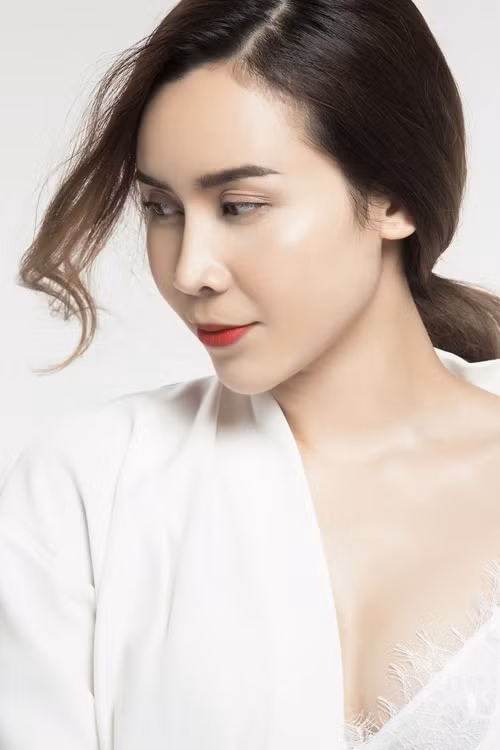 luu-huong-giang-khoe-anh-moi-sau-khi-thua-nhan-thm-my-4