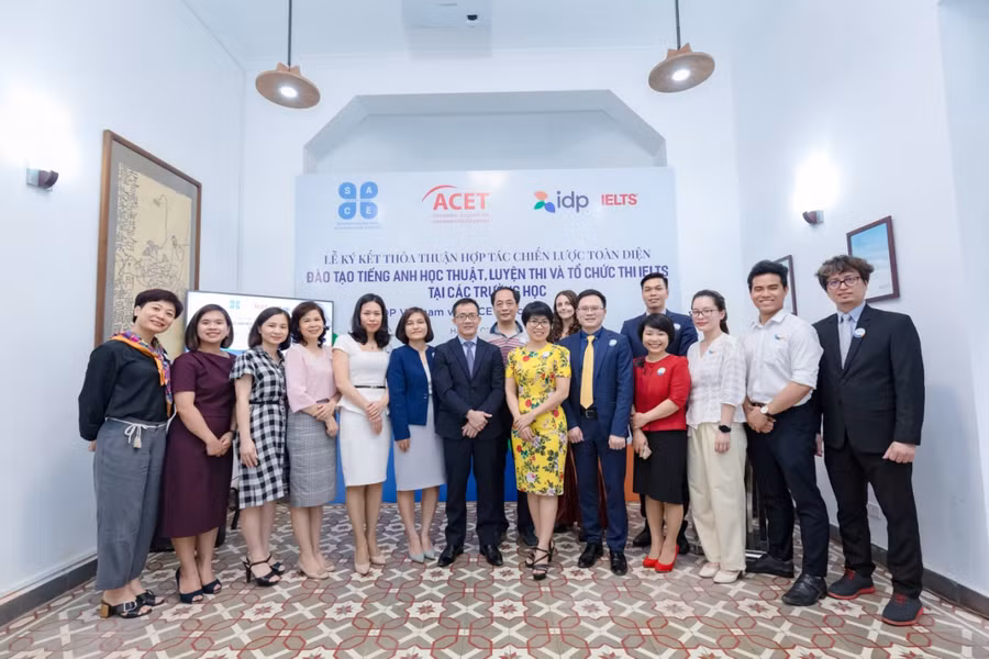 Hợp tác toàn diện giữa IDP Vietnam và SACE Education Vietnam