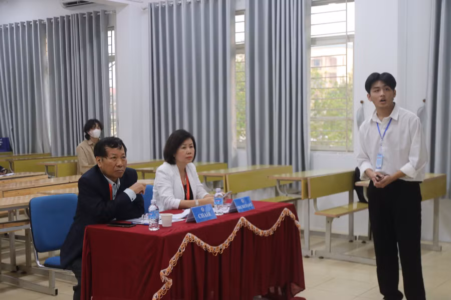 Ban tổ chức đã nhận được gần 200 bài viết với những nội dung phong phú, những góc nhìn đa dạng. Ban tổ chức đã nhận được gần 200 bài viết với những nội dung phong phú, những góc nhìn đa dạng.