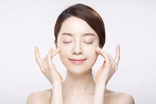 Phụ nữ U30 hãy duy trì những bài tập này để da đẹp không tì vết, gương mặt trẻ trung bất chấp tuổi tác ảnh 4