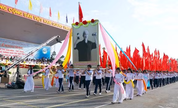 Thắt chặt tình đoàn kết các dân tộc anh em