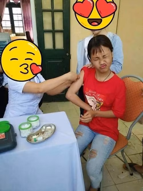 Tê tái vì tiêm phòng. Biểu cảm của năm.