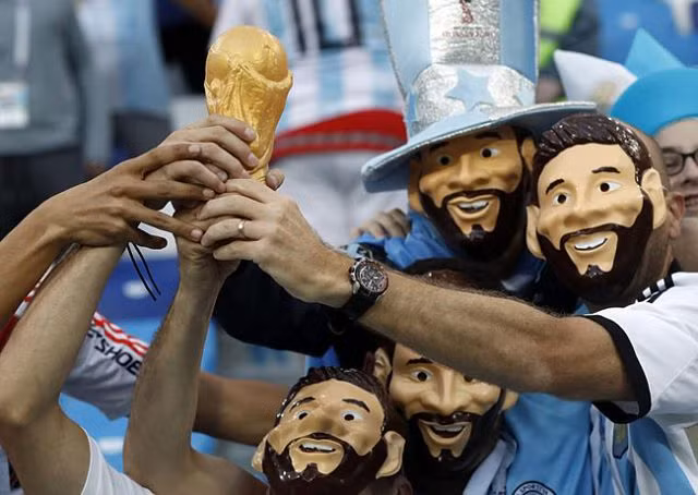 Những hình ảnh hài hước nhất tại World Cup 2018 - Hình 2