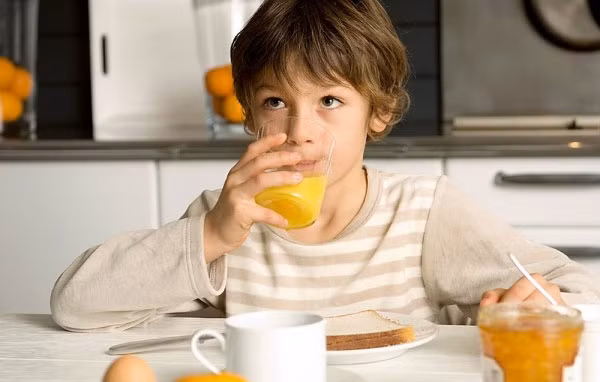  Nước cam rất tốt cho sức khỏe nhưng uống nhiều và uống sai cách cực kỳ nguy hiểm. Ảnh minh họa