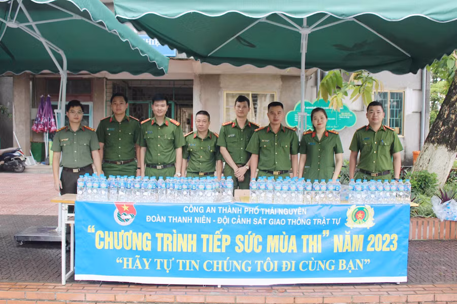 Tiếp sức mùa thi - phát huy vai trò tình nguyện của tuổi trẻ.