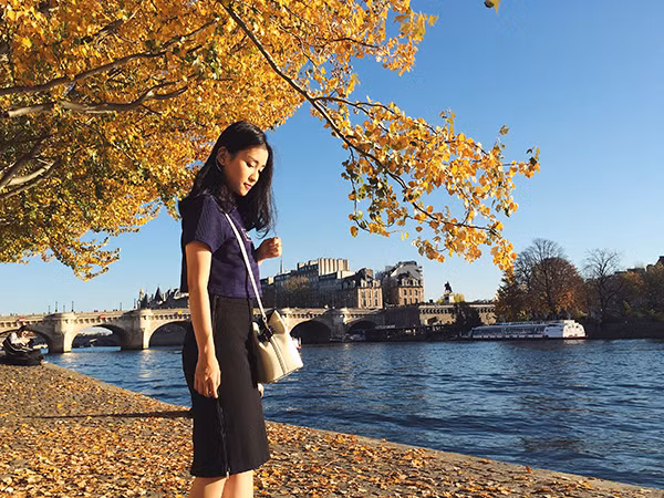 Nữ sinh Việt đam mê theo đuổi thời trang nơi “kinh đô ánh sáng” Paris ảnh 4