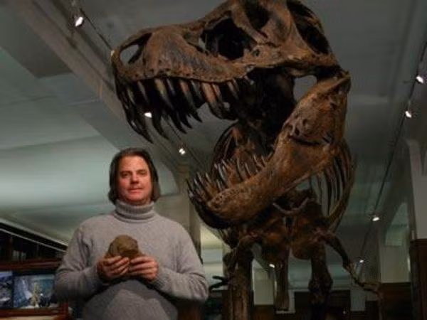  Khung xương đầu T-rex với những chiếc răng dài của Predator X 