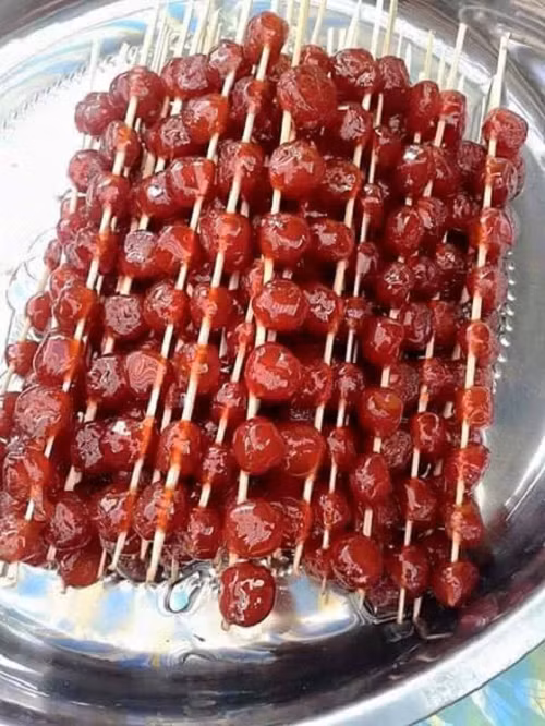 Mứt chùm ruột ngọt thơm đầy quyến rũ mỗi độ Tết đến. 20-mon-do-goi-nho-ky-uc-tuoi-tho-8x-9x-doi-dau-6