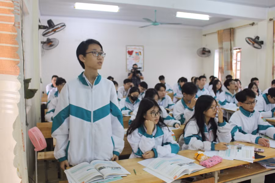 Năm học vừa qua trường THPT Lương Ngọc Quyến có 133 học sinh có chứng chỉ IELTS. Năm học vừa qua trường THPT Lương Ngọc Quyến có 133 học sinh có chứng chỉ IELTS.