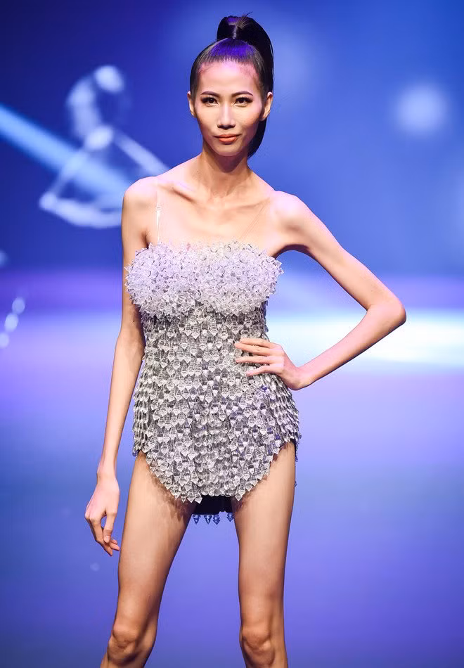mau nu viet bi noi "gay tro xuong" trai long noi xot xa khi bi dan mang rua chet - 2