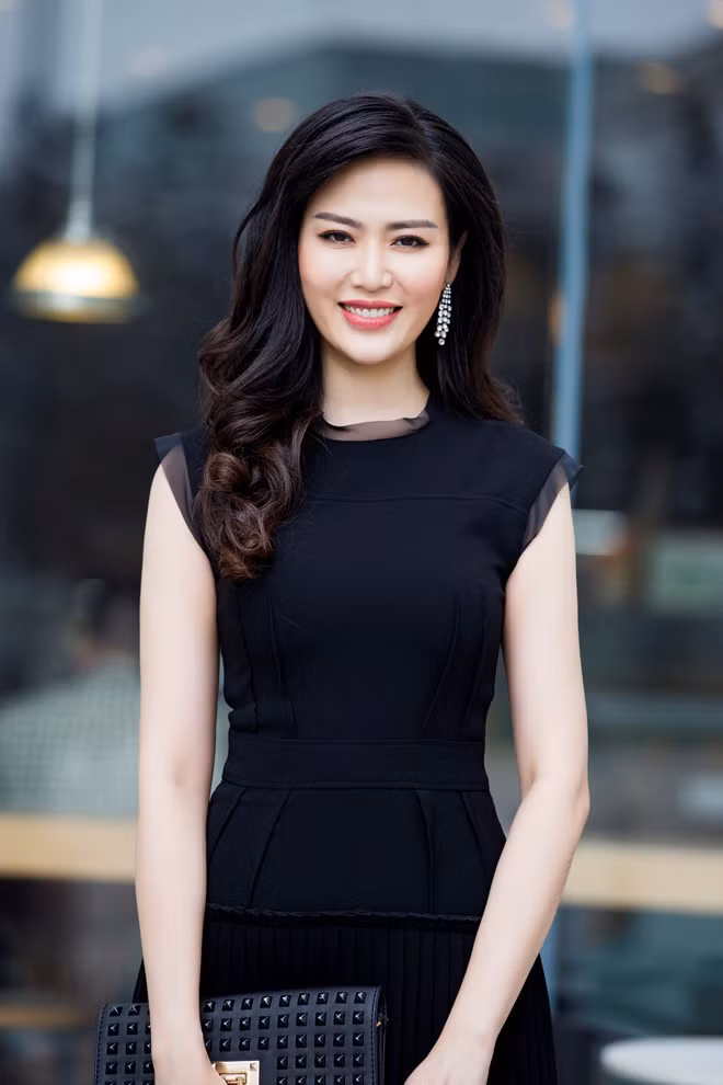 Cuộc sống của Hoa hậu Việt Nam từng bị chính em họ tố "giật chồng" chưa cưới giờ ra sao ảnh 7
