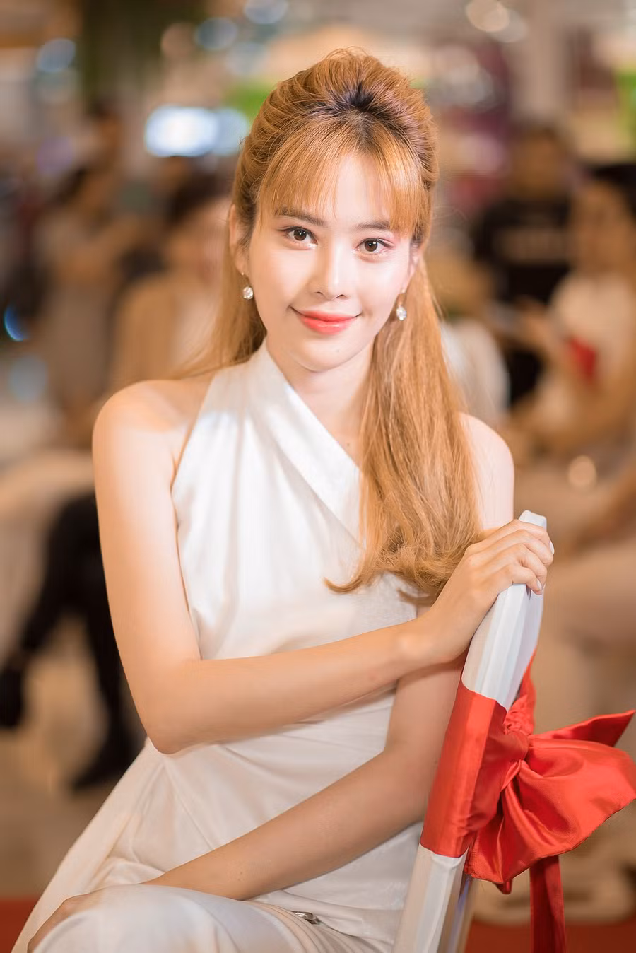 Đổi kiểu tóc, nhan sắc các mỹ nhân showbiz Việt này khiến công chúng “hết hồn“ ảnh 2 dang xinh dep nhu tien, cac my nhan showbiz viet vi doi kieu toc ma lao doc dung nhan - 3