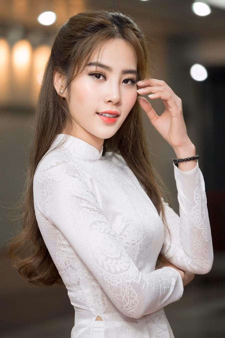 Đổi kiểu tóc, nhan sắc các mỹ nhân showbiz Việt này khiến công chúng “hết hồn“ ảnh 3 dang xinh dep nhu tien, cac my nhan showbiz viet vi doi kieu toc ma lao doc dung nhan - 4