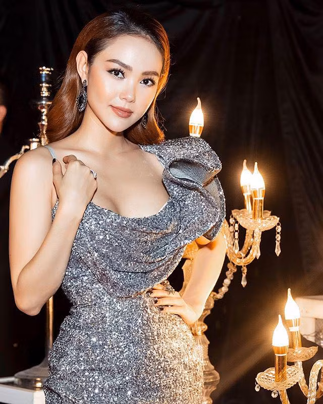 Đổi kiểu tóc, nhan sắc các mỹ nhân showbiz Việt này khiến công chúng “hết hồn“ ảnh 8 dang xinh dep nhu tien, cac my nhan showbiz viet vi doi kieu toc ma lao doc dung nhan - 9