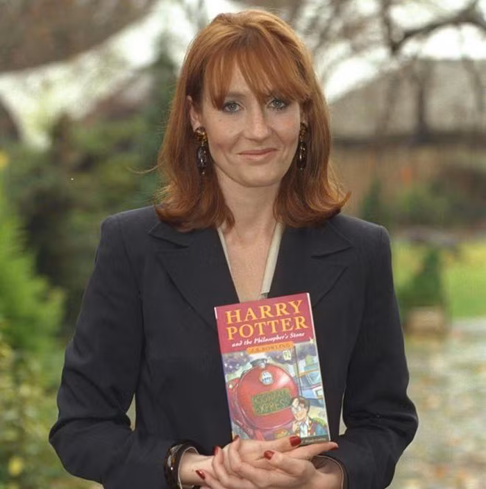 Tuổi trẻ bế tắc, ly hôn, nghèo, thất nghiệp của tác giả Harry Potter ảnh 4
