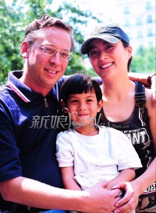 2 my nhan dep nhat tay du ky va hon nhan trai nguoc, cac con luon tu hao ve me - 2