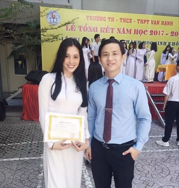 Hé lộ hình ảnh Sơn Tùng cá tính, Kỳ Duyên diện đồ đơn giản thời đi học ảnh 4