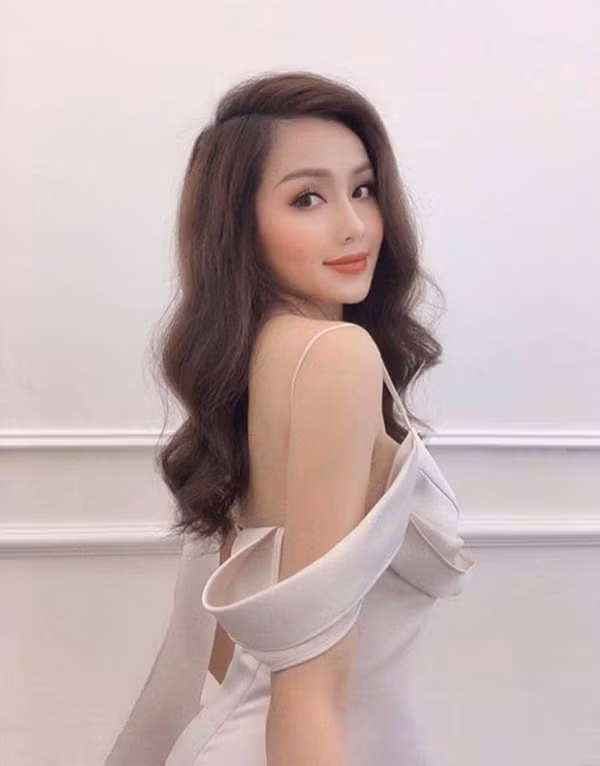 Tâm Tít giờ ra sao sau 4 năm rút khỏi showbiz, sinh 2 con trai cho chồng đại gia?-7