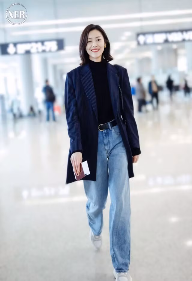 3 mẫu quần jeans bạn nên tậu gấp trước mùa lạnh này để luôn ghi điểm mặc đẹp - Ảnh 1.