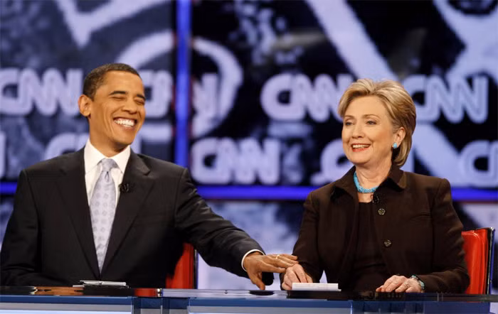 Obama, Hillary, Clinton, ôm hôn, ánh nhìn, nụ cười, thân thiện, bạn bè, ứng viên, Tổng thống, Mỹ Obama, Hillary, Clinton, ôm hôn, ánh nhìn, nụ cười, thân thiện, bạn bè, ứng viên, Tổng thống, Mỹ