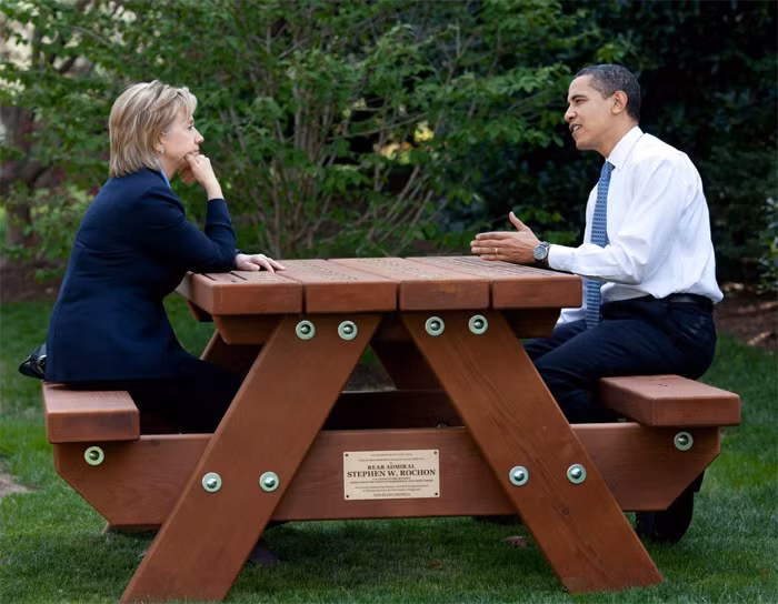 Obama, Hillary, Clinton, ôm hôn, ánh nhìn, nụ cười, thân thiện, bạn bè, ứng viên, Tổng thống, Mỹ Obama, Hillary, Clinton, ôm hôn, ánh nhìn, nụ cười, thân thiện, bạn bè, ứng viên, Tổng thống, Mỹ