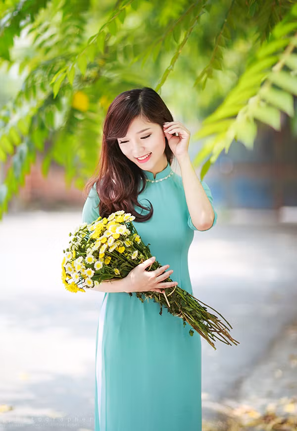 Hoa khôi Nữ sinh Việt Nam ấn tượng 2015 - Hoàng Thị Hải Yến.