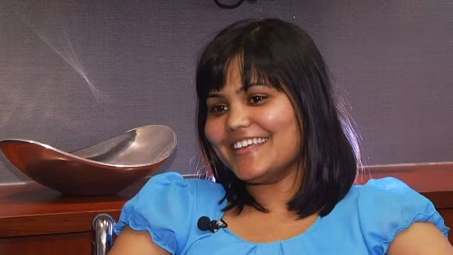 Cô Yamini Karanam.