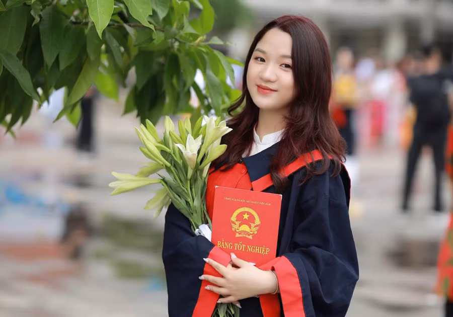 Nữ sinh 10X chia sẻ bí quyết học tốt 3 ngoại ngữ