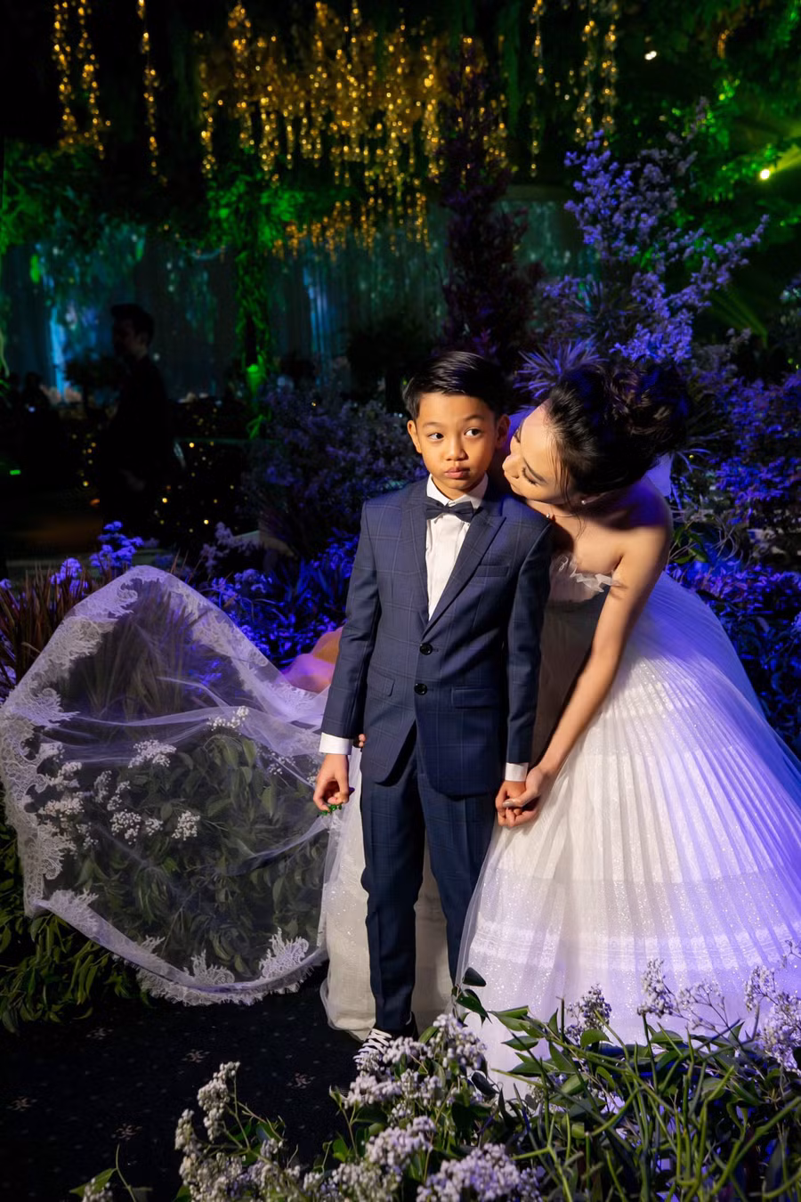 Cận cảnh 3 bộ váy cưới của cô dâu Đàm Thu Trang, váy “chính thê” vô cùng đặc biệt ảnh 16