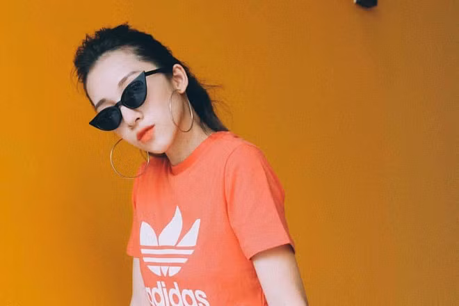 Muốn vừa chất vừa xinh, hãy nhìn cách Emily "chơi" phụ kiện ảnh 9 Muon vua chat vua xinh xan, hay nhin cach Emily