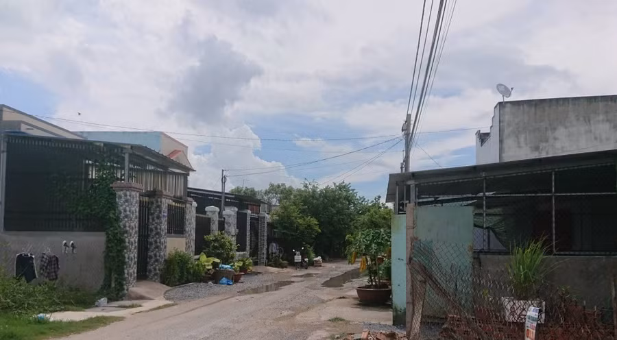 Nhà xây dựng trái phép tràn lan trên đất nông nghiệp ở TP.HCM. 