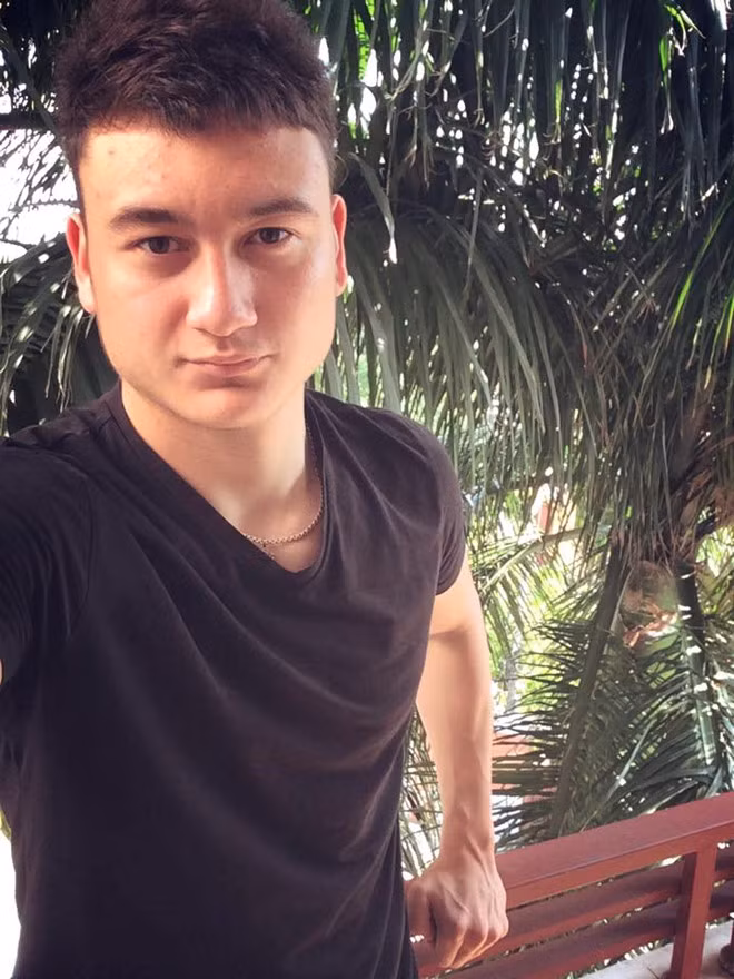 Gu thoi trang tre trung, don gian cua thu mon Dang Van Lam hinh anh 7